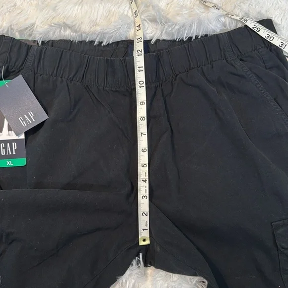 NWT, GAP XL, Black Cargo Pants with Tapered Leg - Picture 4 of 7